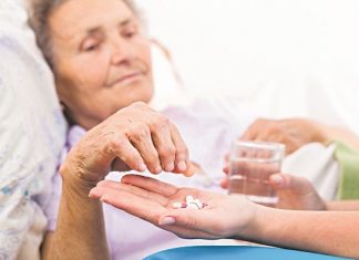 Tác dụng của thuốc đối với người cao tuổi