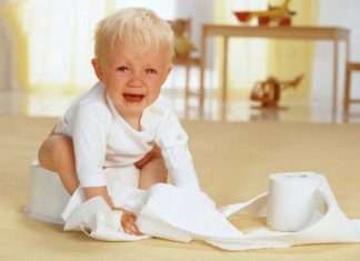 BỐ MẸ CẦN LÀM GÌ KHI TRẺ BỊ TÁO BÓN ?