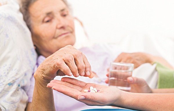 Sử dụng thuốc ở người cao tuổi