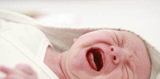 Biến chứng không thể coi thường của sốt đơn thuần ở trẻ em