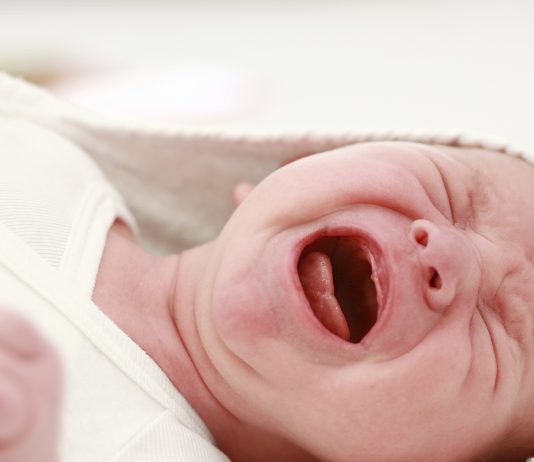 Biến chứng không thể coi thường của sốt đơn thuần ở trẻ em